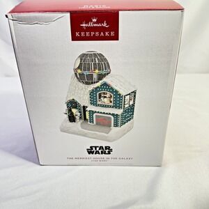 NIB 2024 Hallmark Star Wars The‎ Merriest House In The Galaxy Table Top Vader